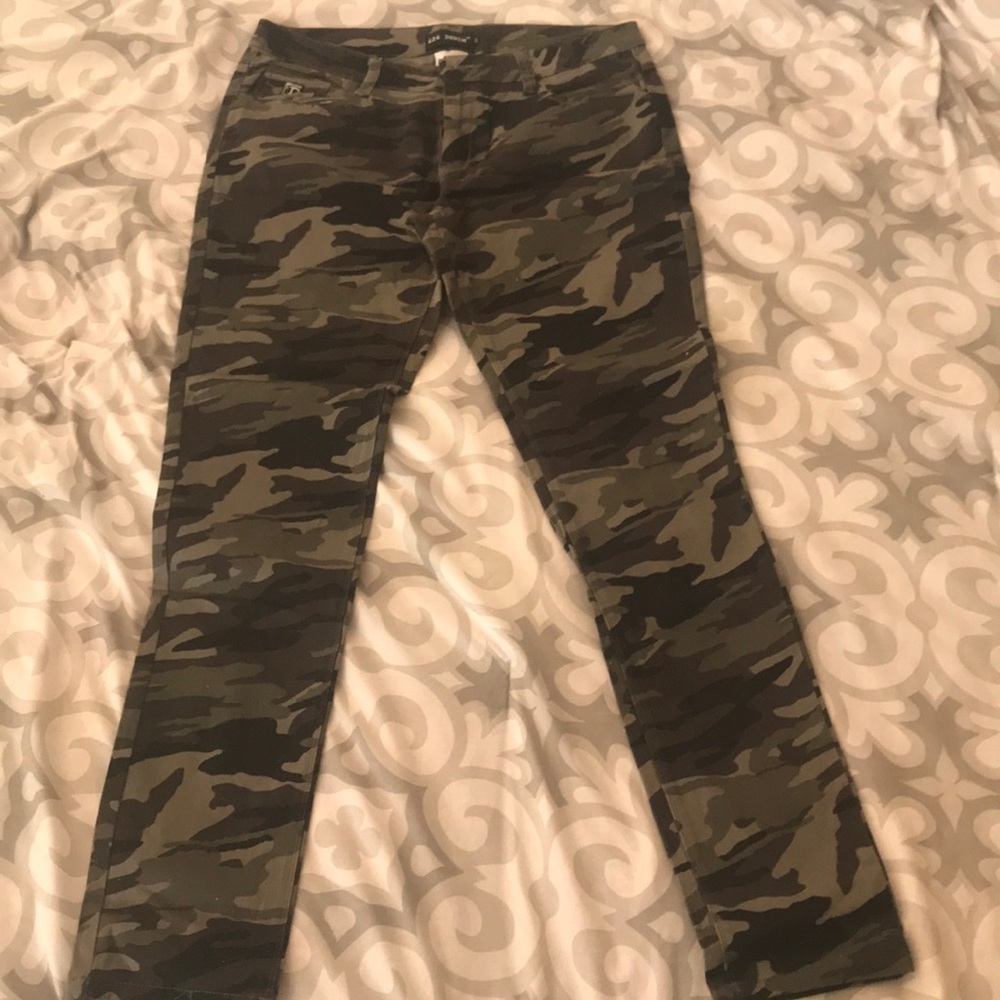 Camouflage Jeans
